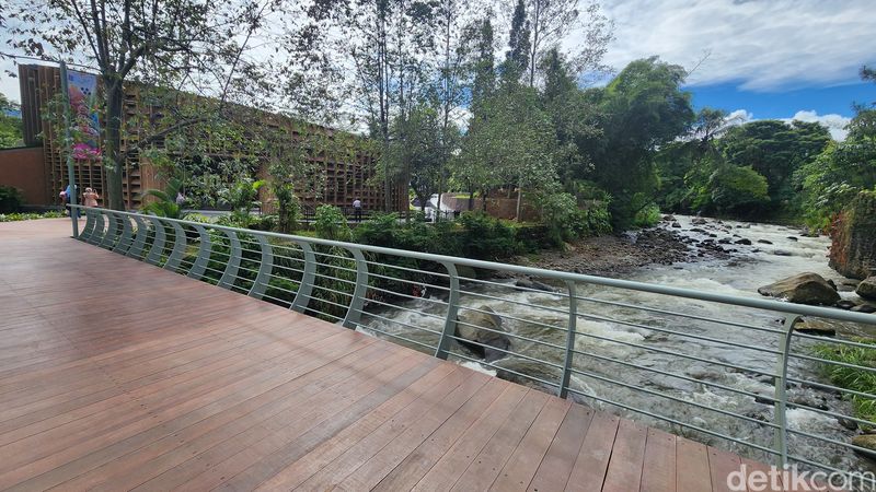 Top 9+ Tempat Wisata Hits di Bogor, Pilihan Tempat Liburan Bareng Keluarga, 1. Enchanting Valley, 2. The Nice Playland Gunung Geulis, 3. Hidden Dragon Hill, 4. Minimania Puncak Bogor, 5. Goa Lalay, 6. The Ranch Puncak, 7. Nicole's River Park, 8. Melrimba Garden, 9. Kampung Tokyo Bogor
