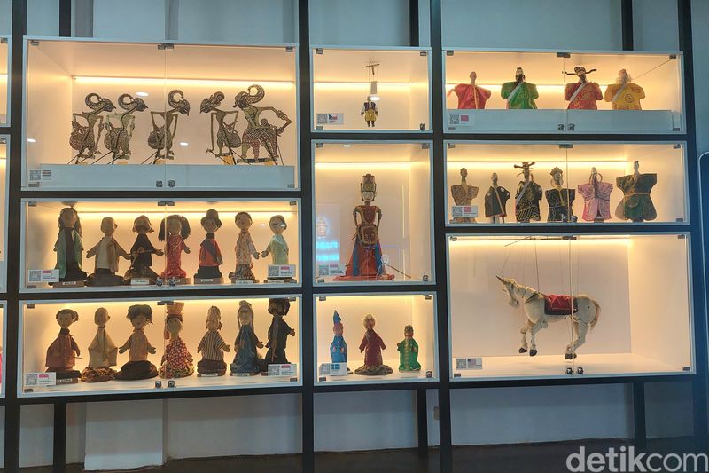5 Hidden Gem Kota Tua Jakarta: Kenangan Masa Kolonial hingga Merdeka, 1. Lighting Art Kota Tua Jakarta, 2. Magic Art 3D Museum, 3. Kedai Seni Djakarte, 4. Museum Wayang, 5. Rumah Akar