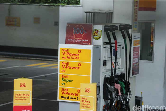 Array,Stok Sudah Ada, Ini Daftar Harga Bensin RON 92 di Shell, BP, dan Vivo