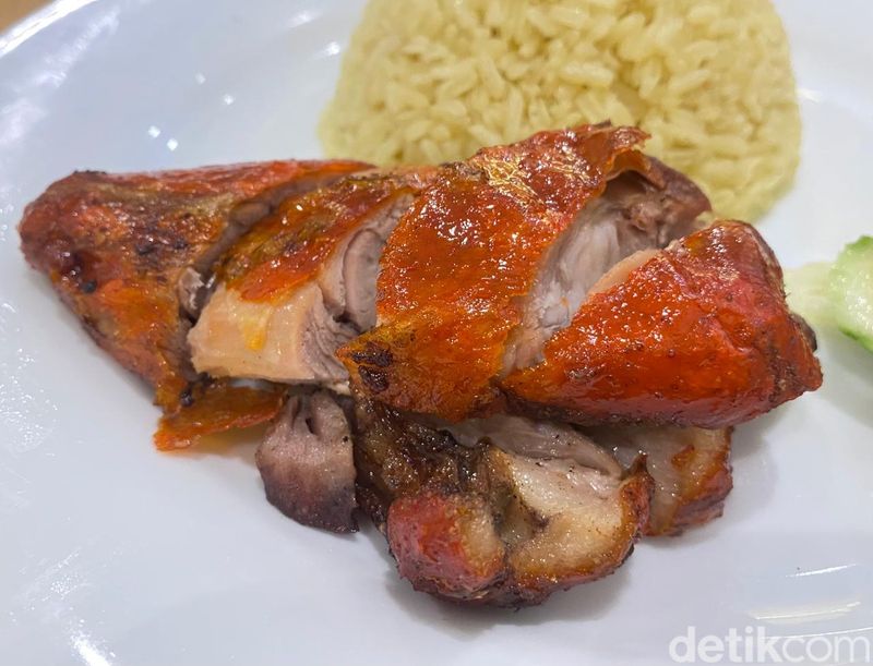 Yellow Duck: Harum Gurih Nasi Hainam Bebek Peking Panggang di Bekasi, 1. Resto China rating 4,8 di Google Review, 2. Nasi Hainam Bebek Panggang yang sedap, 3. Mie Hongkong Ayam Panggang tak kalah sedap, 4. Hot Plate Cakwe Udang dan buncis cabe garam