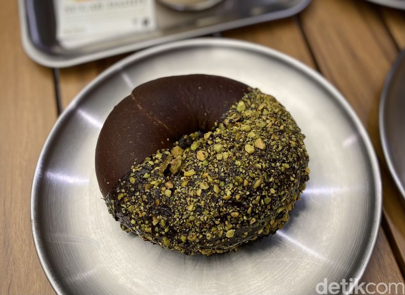 Bagel Coffee Company: Menikmati Kopi 'Sugar Daddy' Sambil Ngemil Bagel Korea, 1. Kafe milik Q Grader, 2. Menawarkan 4 pilihan espresso, 3. Kopi 'sugar daddy' yang fruity dan lembut, 4. Menawarkan bagel gaya Korea, 5. Varian salted bagel hingga bagel pistachio