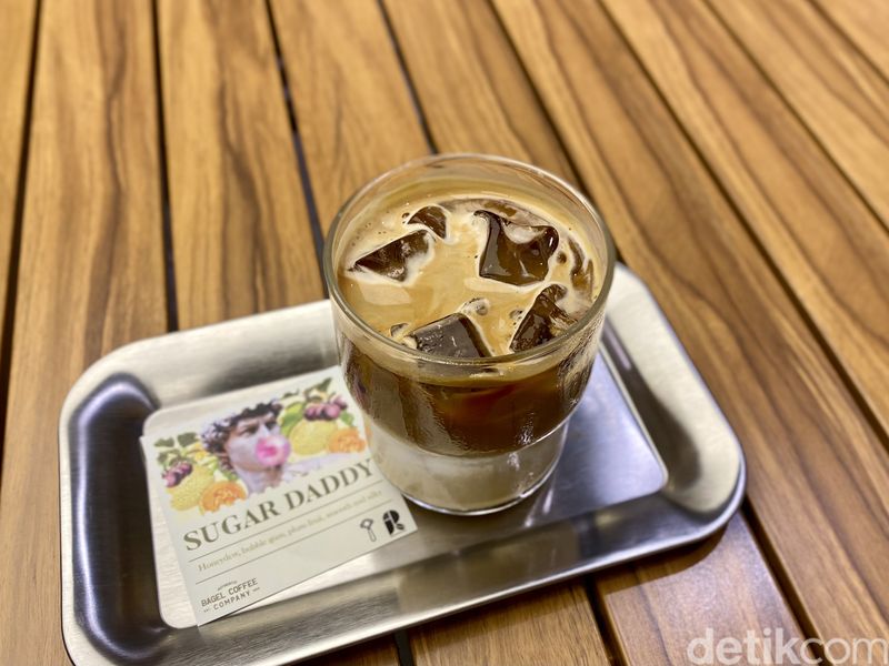 Bagel Coffee Company: Menikmati Kopi 'Sugar Daddy' Sambil Ngemil Bagel Korea, 1. Kafe milik Q Grader, 2. Menawarkan 4 pilihan espresso, 3. Kopi 'sugar daddy' yang fruity dan lembut, 4. Menawarkan bagel gaya Korea, 5. Varian salted bagel hingga bagel pistachio