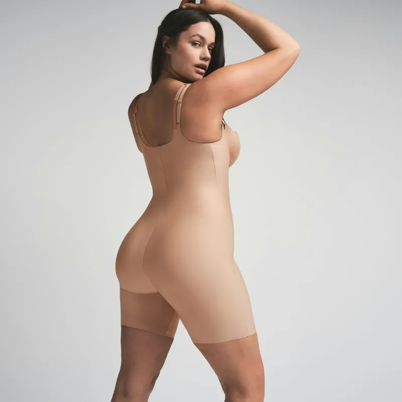 Array,Kim Kardashian Rilis Celana Pendek dengan Padding, Bikin Bokong Lebih Berisi