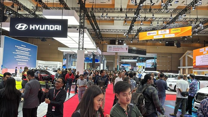 Array,Daftar Merek Mobil-motor Peserta IIMS 2026