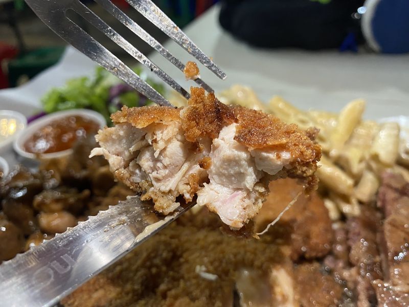 Gilllnet Grill: Warung Steak Platter Tendaan di Gandaria yang Murah Sedap, 1. Berawal dari menu sandwich, 2. Steak berkualitas dengan harga ekonomis, 3. Puas makan steak platter dengan penne creamy, 4. Signature Ribs Combo yang tak kalah sedap, 5. Raih omzet Rp 30 juta per hari