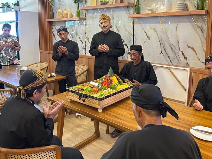 Array,Baru di Blok M! Depot Sameen Suguhkan Ayam Opor-Kopi Santan Khas Blora