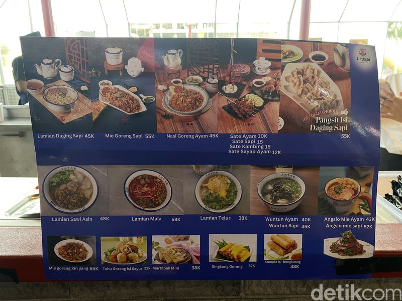 Lanzhou Lamian: Sedapnya Mie Tarik Autentik China yang Halal di PIK, 1. Lamian terinspirasi kota Lanzhou, 2. Proses dan teknik pembuatan lamian, 3. Lamian daging sapi jadi favorit, 4. Lamian Mala dan Mie Goreng Xin Jiang tak kalah nikmat, 5. Pangsit dengan isian daging penuh
