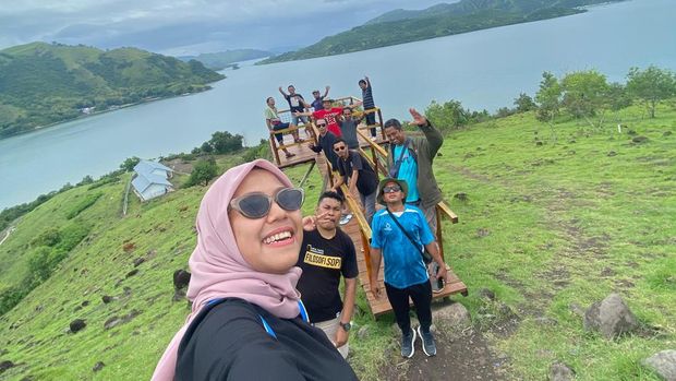 Array,Warloka Labuan Bajo Begitu Cakep: Pemandangannya Desa, Gunung dan Laut