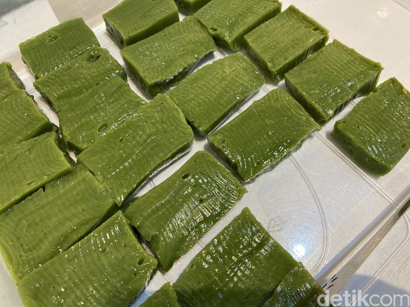 Array,Ada Ce Hun Tiau dan Kopi Telur Siantar Segar di Dragon Point PIK