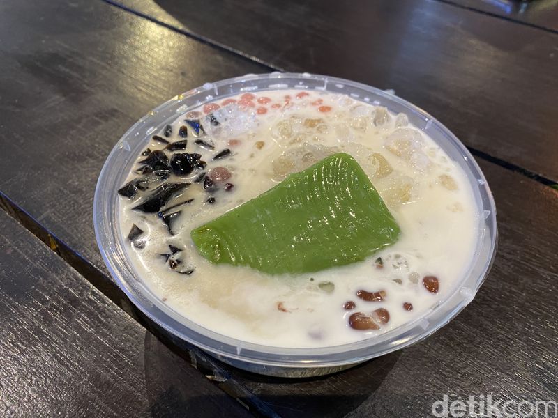 Array,Ada Ce Hun Tiau dan Kopi Telur Siantar Segar di Dragon Point PIK