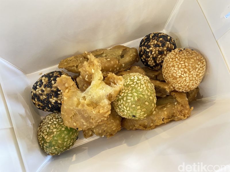 Array,Ada Ce Hun Tiau dan Kopi Telur Siantar Segar di Dragon Point PIK