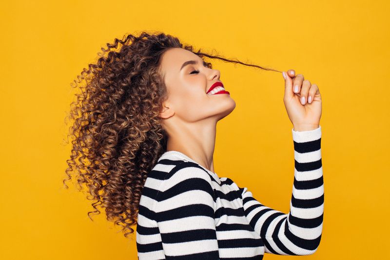 Array,Ada 9 Tipe Rambut Keriting, Kenali Bentuk dan Cara Merawatnya