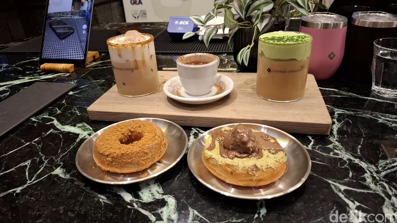 Goffee Exquise: Segarnya Cafe Pieno Dipadukan Donat Pistachio Kunafa, Sajikan specialty coffee, Kreasi Con Panna yang lebih istimewa, Racikan kopi dengan bahan tambahan yang unik, Varian donat sebagai pelengkap