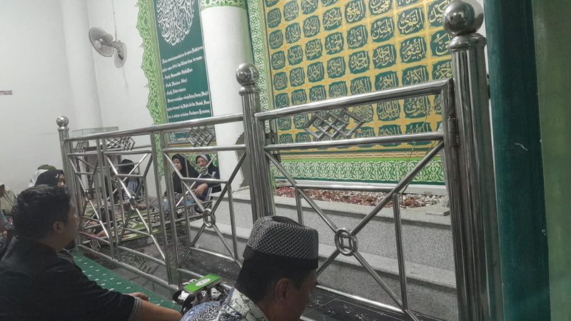 Array,Mengenal Daya Tarik Makam Syekh Abdurrahman Karawang, Destinasi Wisata Religi yang Tak Pernah Sepi