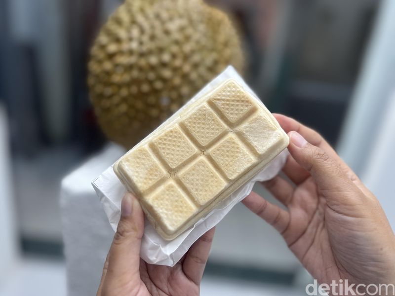 Array,Unik! Beli Dessert dan Sandwich Durian Monthong Asli ala Mesin ATM