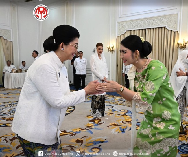 Array,Gaya Selvi Ananda Lantik Ketua Dekranasda, Pakai Kebaya dan Makeup Cerah