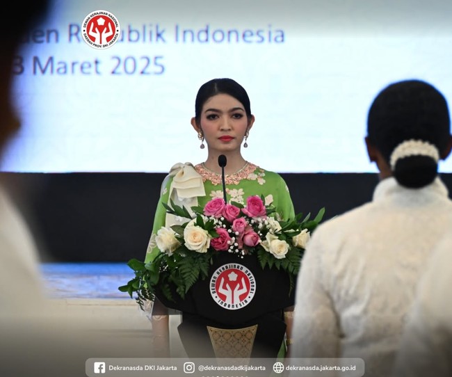 Array,Gaya Selvi Ananda Lantik Ketua Dekranasda, Pakai Kebaya dan Makeup Cerah