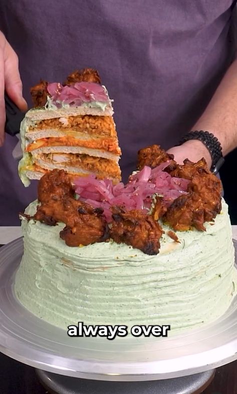5 Kreasi Kue Anti Mainstream, Desain 'Seaworld' hingga Isi Ayam, 1. Kue 'Sabrina Carpenter', 2. Cupcake Paprika, 3. Kue Pengantin Jelly, 4. Kue Isi Chicken Tikka Masala, 5. Kue Desain 'Seaworld'