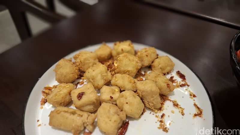CW Coffee: Di Kafe Bersertifikat Halal Ini Ada Beef Bulgogi dan Kopi Protein, Tempatnya yang Lapang, Menu 'Comfort Food', Menu makanan hingga minumannya yang tak kalah enak berlanjut di halaman berikutnya. , Ragam Camilan yang Layak Dicoba, Uniknya Racikan Kopi hingga Mocktail