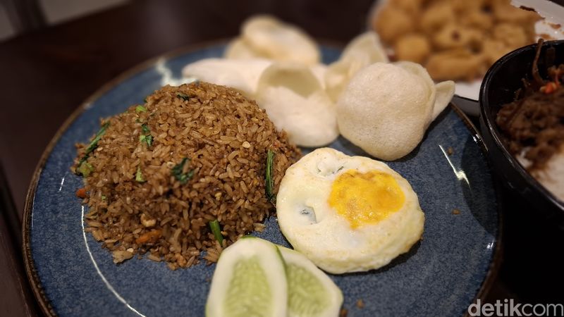 CW Coffee: Di Kafe Bersertifikat Halal Ini Ada Beef Bulgogi dan Kopi Protein, Tempatnya yang Lapang, Menu 'Comfort Food', Menu makanan hingga minumannya yang tak kalah enak berlanjut di halaman berikutnya. , Ragam Camilan yang Layak Dicoba, Uniknya Racikan Kopi hingga Mocktail