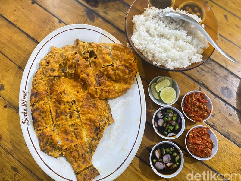 Serba Nikmat: Gurame Bakar Bumbu Padang Lezat 'Ngumpet' di Ciputat, 1. Pakai Ikan Gurame yang Segar, 2. Hanya Sajikan 1 Menu, 3. Sudah Berjualan Sejak 1973, 4. Gurame Bakar Bumbu Padang yang Gurih Berempah, 5. Ludes 50 Ekor Gurame saat Ramadan