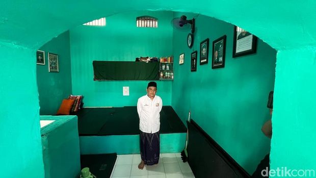 Array,Di Sel Ini, KH Hasyim Asy'ari Pernah Dipenjara Tentara Jepang