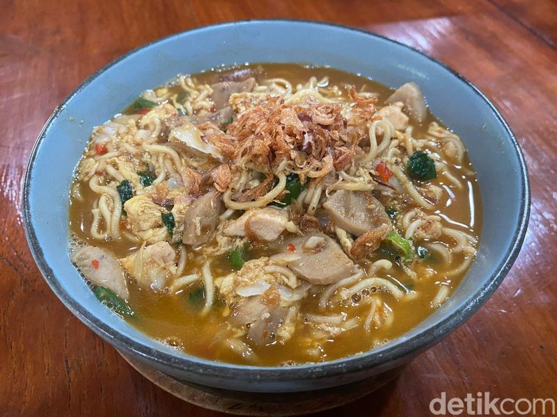 Warisan By Lordji : Mie TekTek hingga Iga Balado Sedap di Resto Nuansa Jawa, 1. Nuansa Jawa yang kental, 2. Mie TekTek Rebus Jawa jadi favorit, 3. Iga Balado Warisan yang lembut berbumbu sedap, 4. Dori Saus Warisan yang tidak kalah nikmat