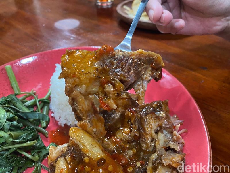 Warisan By Lordji : Mie TekTek hingga Iga Balado Sedap di Resto Nuansa Jawa, 1. Nuansa Jawa yang kental, 2. Mie TekTek Rebus Jawa jadi favorit, 3. Iga Balado Warisan yang lembut berbumbu sedap, 4. Dori Saus Warisan yang tidak kalah nikmat