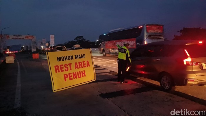 Array,Rest Area Penuh saat Mudik Lebaran? Pakai Strategi Ini