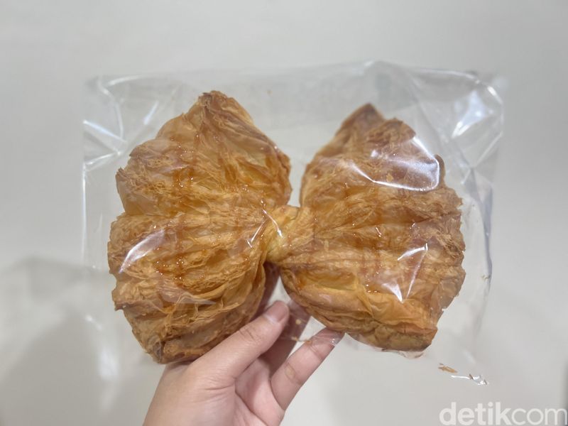 Array,Lagi Viral Pastry Jumbo Bentuk Pita, Begini Tekstur dan Rasanya