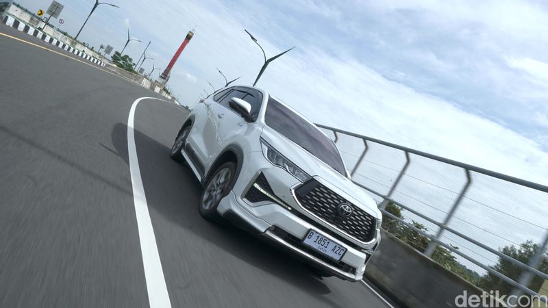 Array,Mobil Hybrid Cocoknya Pakai Bensin Apa Sih?