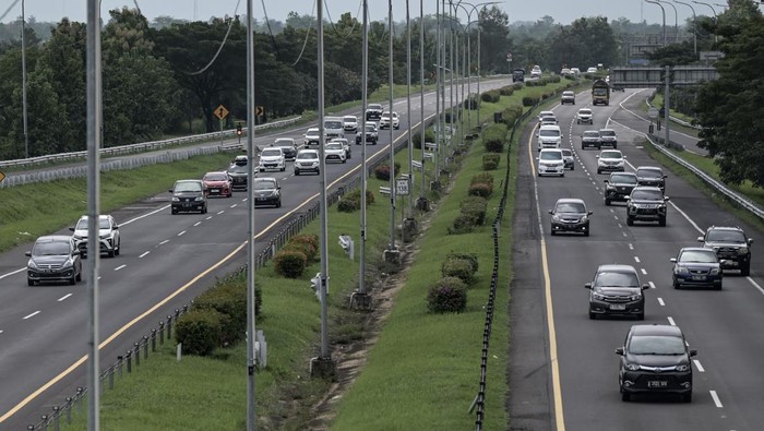 Array,Catat! Ini Masa Berlaku Sistem One Way di Tol Trans Jawa saat Arus Mudik 2026