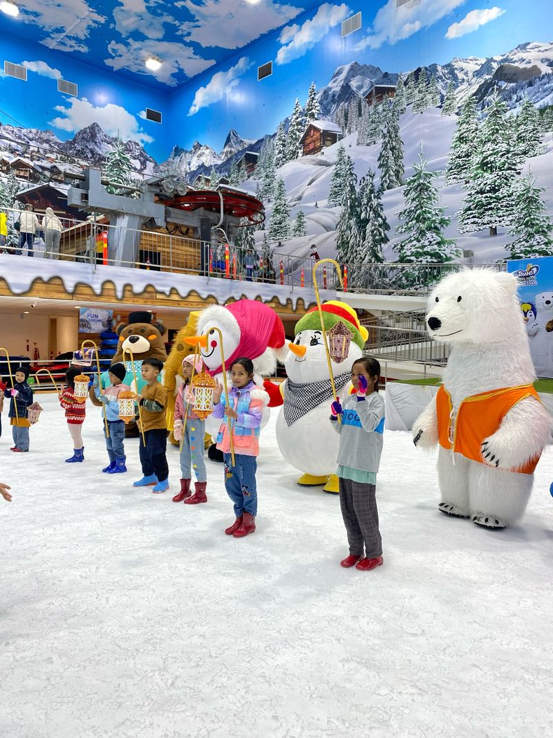 Libur Lebaran di Trans Snow World, Ada Promo Lebaran dan Bisa Nonton Show!, Trans Snow World Bintaro, Trans Snow World Bekasi, Trans Snow World Surabaya, Trans Snow World Makassar
