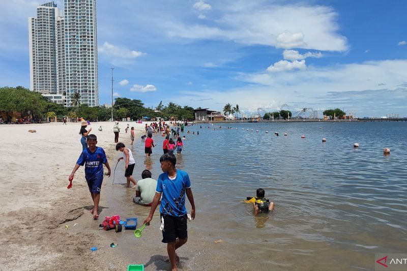 Top 15+ Rekomendasi Tempat Jalan-jalan di Jakarta, Biar Nggak Melulu ke Mal, 1. M Bloc Space, 2. Kawasan Wisata Kota Tua Jakarta, 3. Pos Bloc, 4. Monas, 5. Trans Studio Cibubur, 6. Hutan Mangrove PIK, 7. Pantai Ancol, 8. Taman Ismail Marzuki (TIM), 9. Taman Suropati, 10. Taman Menteng, 11. Tebet Eco Park, 12. Taman Cattleya, 13. Hutan Kota GBK, 14. Moja Museum, 15. Museum MACAN