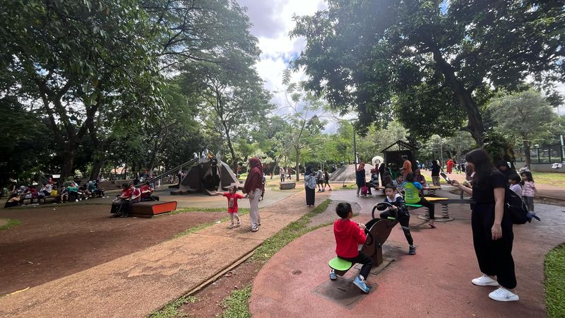 Top 15+ Rekomendasi Tempat Jalan-jalan di Jakarta, Biar Nggak Melulu ke Mal, 1. M Bloc Space, 2. Kawasan Wisata Kota Tua Jakarta, 3. Pos Bloc, 4. Monas, 5. Trans Studio Cibubur, 6. Hutan Mangrove PIK, 7. Pantai Ancol, 8. Taman Ismail Marzuki (TIM), 9. Taman Suropati, 10. Taman Menteng, 11. Tebet Eco Park, 12. Taman Cattleya, 13. Hutan Kota GBK, 14. Moja Museum, 15. Museum MACAN