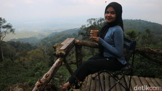 Array,Memetik dan Menyeduh Kopi Langsung dari Kebunnya di Pegunungan Muria