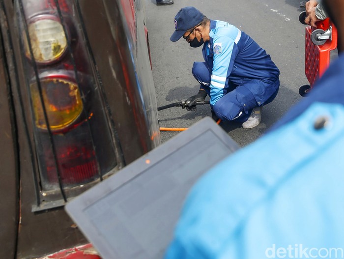 Array,Tok! Hakim Putuskan Kendaraan Tak Lulus Uji Emisi Kena Denda Maksimal Rp 7,5 Juta