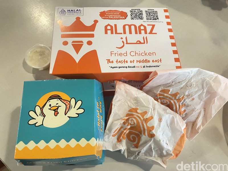 Top 3+ Ayam Goreng Arab di Jakarta, Mana yang Paling Nikmat Berempah?, 1. Almaz Chicken, 2. Zangos Chicken, 3. Mecca Fried Chicken, 4. Ayam goreng Arab yang paling sedap dan sepadan