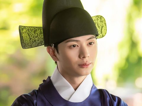Array,5 Alasan Drakor The Haunted Palace Raih Rating Tinggi, Ada Hantu di Istana