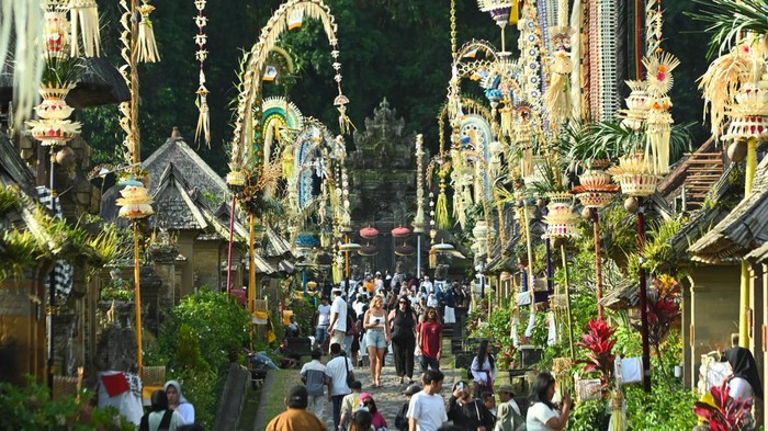 Array,Menjelajahi Keunikan Desa Wisata di Indonesia: Liburan Berbeda dari Biasanya