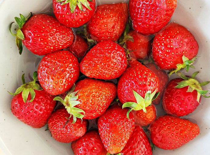 7 Makanan Tinggi Vitamin C untuk Imunitas Tubuh Cegah Covid-19, 1. Jambu Biji, 2. Pepaya, 3. Nanas, 4. Brokoli, 5. Jeruk, 6. Stroberi, 7. Kembang kol