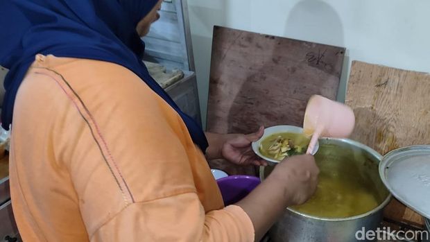 Array,Nggak Disangka, Kuliner Favorit Bule di Pulau Tidung Adalah...