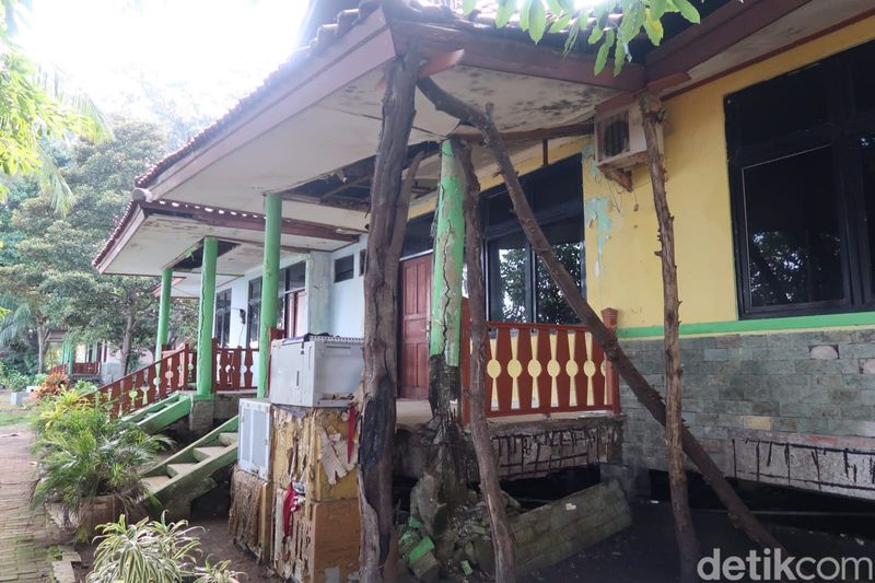 Array,Urban Legend Horor di Pulau Karya: Tentara Buntung Ikut Upacara Bendera