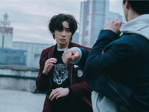 Array,Profil Pemain Weak Hero Class 2, Park Ji Hoon-Jun Young Jadi Siswa Suka Gelut