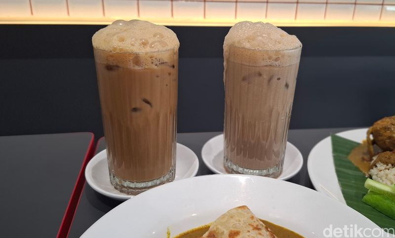 Nasi Lemak dan Canai Banjir Kuah Berempah di Gading Serpong, Riset Berbulan-bulan di Malaysia, Penyesuaian Rempah di Indonesia, Racikan Rasa Autentik, Inspirasi Sajikan Menu Unik, Racikan Minuman Asli Malaysia
