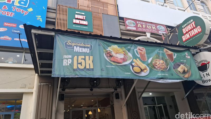 Slurrp! Sedapnya Mi Kari hingga Char Kway Teow di Kopitiam Otentik Malaysia, Suasana Cozy nan Santai, Menu yang Beragam, Pengalaman mencicipi ragam menu otentik Malaysia berlanjut di halaman berikutnya.            		         , Bumbu dan Rempah yang Lebih Lembut, Kaya Toast dan Es Teh Peng Tak Kalah Enak