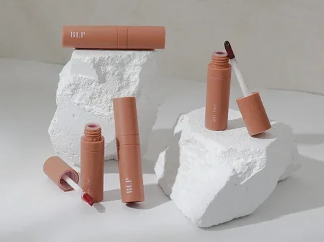 Array,8 Lip Tint Terbaik yang Melembapkan dan Tahan Lama, Harga di Bawah Rp100 Ribu