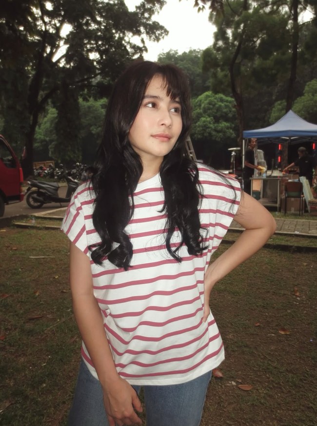 Array,Gaya Prilly Latuconsina Tampil Beda Dengan Rambut Berponi, Imut Bak Anak SMP