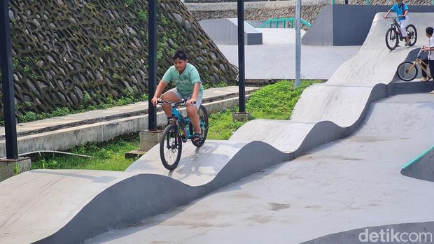 Array,Ke Altim Yuk, Alun-Alun Depok yang Tersembunyi di Grand Depok City