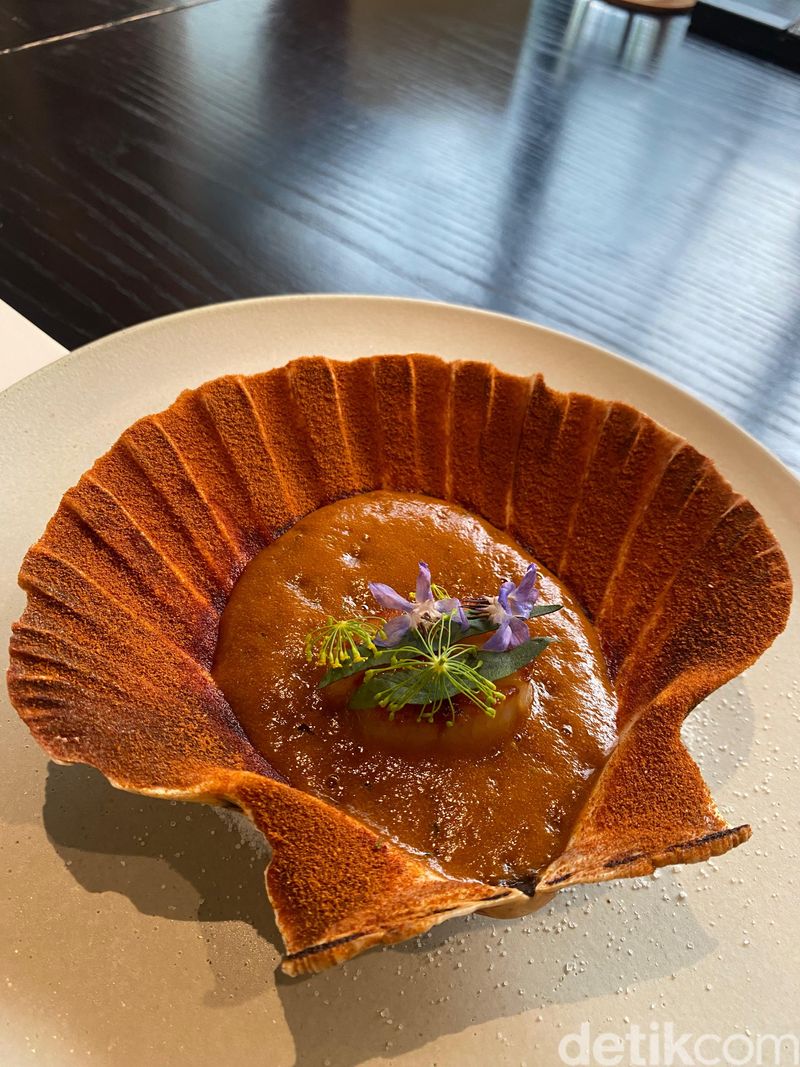 ESA Restaurant Sajikan Makanan Khas Jakarta dengan Gaya Fine Dining, 1. Restoran Fine Dining yang Inovatif, 2. Makanan Pembuka Penuh Nostalgia, Cek Menu Makanan Lainnya di Halaman Selanjutnya!,             		           3. Sayur Besan dan Steak yang Juicy, 4. Hidangan Penutup yang Beragam